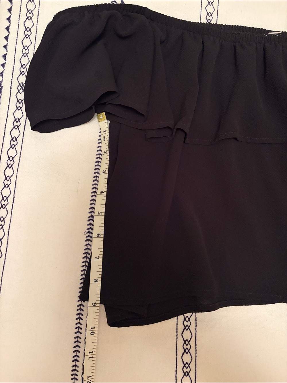 Design Lab Lord & Taylor Black Off-Shoulder Ruffle Crop Top - Picture 5 of 6